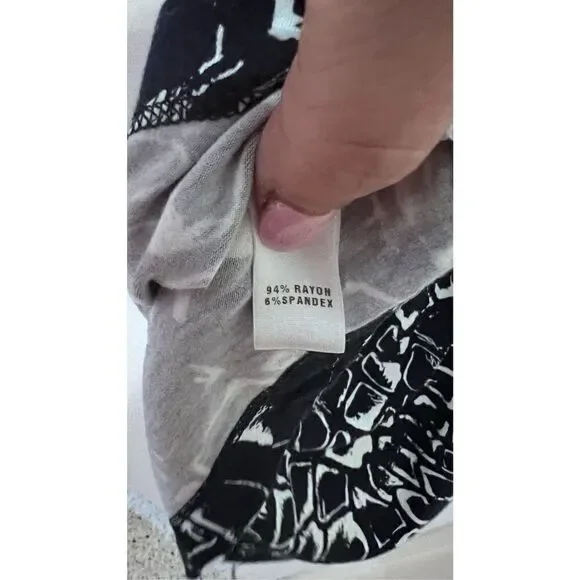 ST. JOHN PRINTED SCOOP NECK BLACK PRINT RHINESTONE NECKLINE TOP SZ XL - Picture 9 of 11